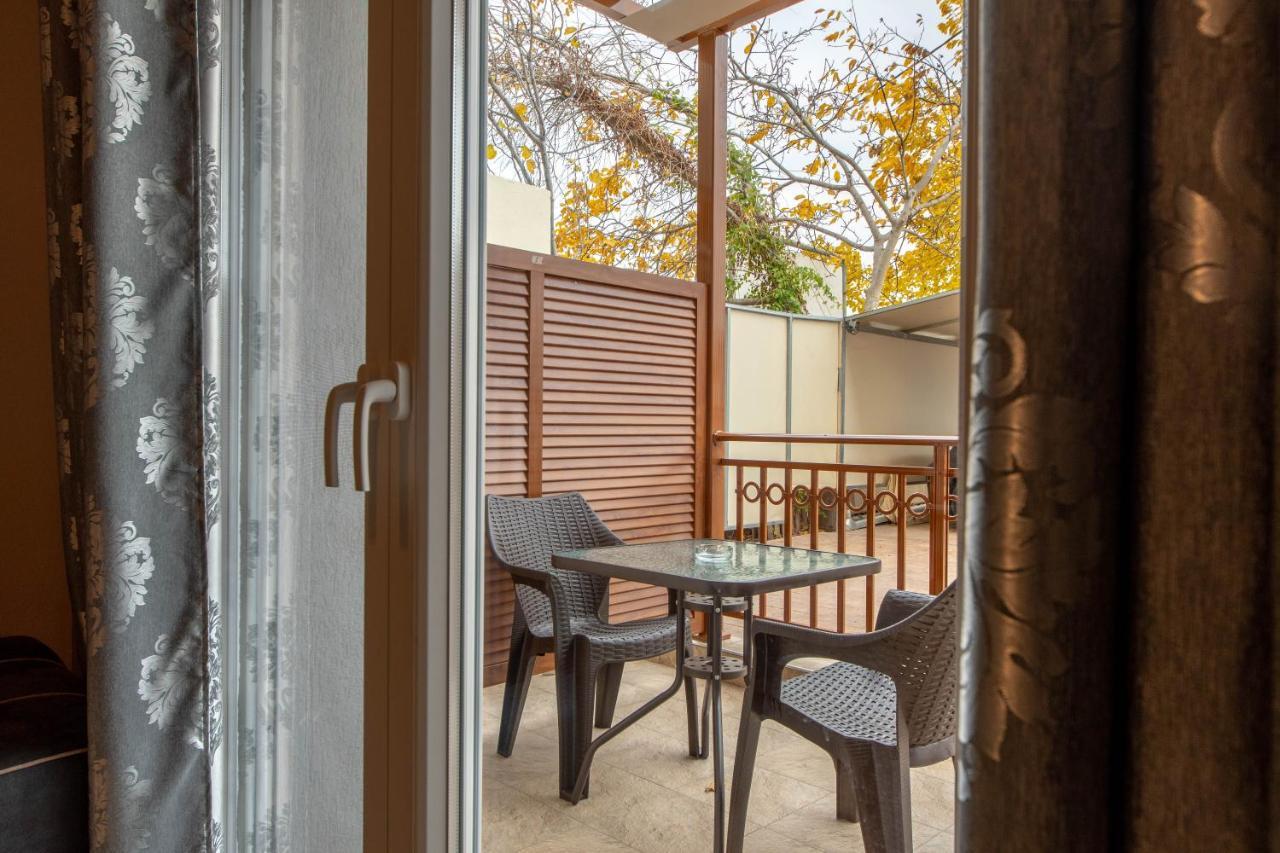 Amaryllis Maison Hili Alejandrópolis Exterior foto